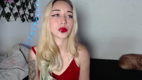 Snapshot of hallie_cam2 chatting on September 24, 9:51 pm HALLIE online show from September 24, 9:51 pm