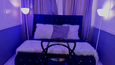 Halls Red online show from January 24, 9:05 pm