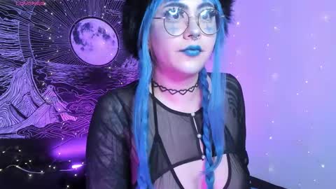 Snapshot of hallucigenia_sparza chatting on October 23, 9:24 pm Hallu online show from October 23, 9:24 pm