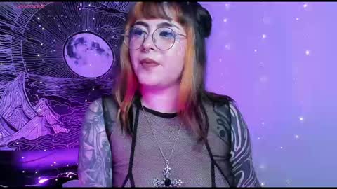 Snapshot of hallucigenia_sparza chatting on November 15, 6:15 pm Hallu online show from November 15, 6:15 pm