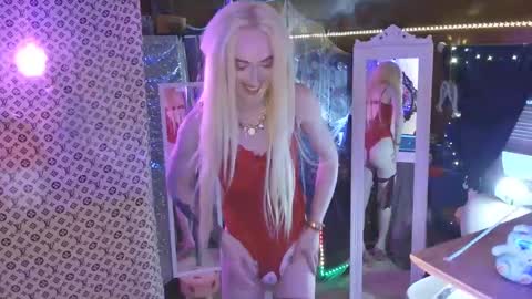 Snapshot of halovalentine chatting on February 11, 10:50 pm halovalentine online show from February 11, 10:50 pm