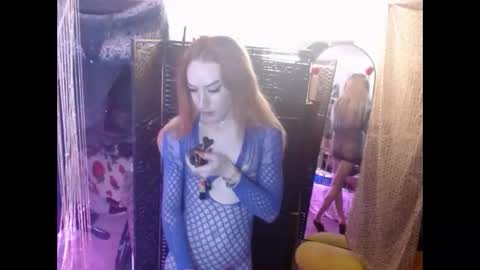 Snapshot of halovalentine chatting on September 28, 2:06 am halovalentine online show from September 28, 2:06 am