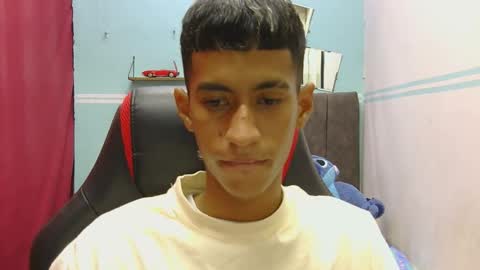 hamcummboy20 online show from May 18, 9:42 pm