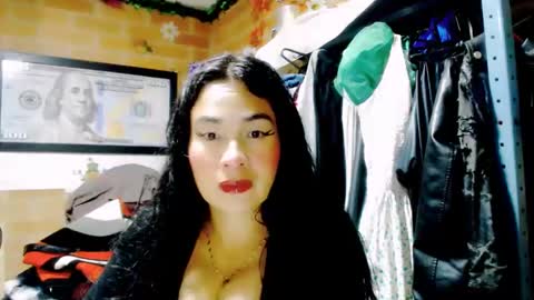 Snapshot of han_deus chatting on October 20, 3:40 am HANMy Dears make sure to follow me here create a FREE account if you dont have one and chat thank you. online show from October 20, 3:40 am