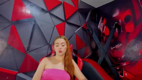 Hana and Zeta online show from December 4, 12:14 pm