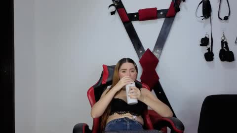 Hana and Zeta online show from April 2, 12:36 pm