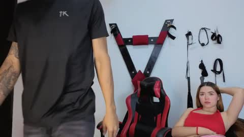 Hana and Zeta online show from April 9, 12:10 pm