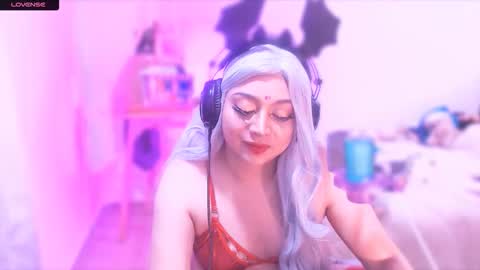 Hana Hyuga .   Please help me reach 200 thumbs up online show from October 25, 2:41 am