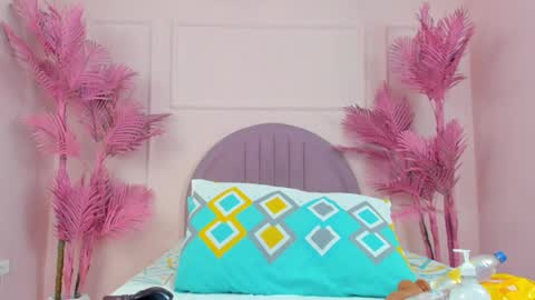 hanaahquinn online show from March 3, 11:33 am