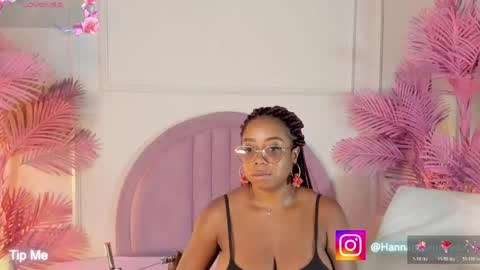 hanaahquinn online show from April 23, 11:31 am