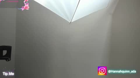 hanaahquinn online show from May 20, 4:07 am