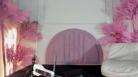 hanaahquinn online show from May 26, 3:13 am