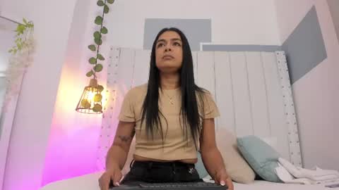 hanah_gray online show from June 24, 11:09 am