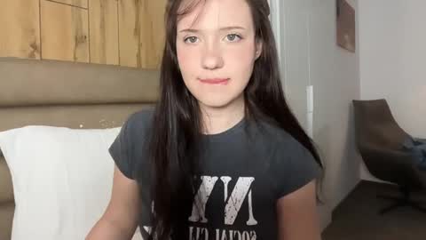 hanahwoods online show from May 31, 6:53 am