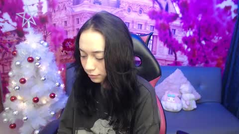 Hanaku  online show from December 9, 5:30 pm