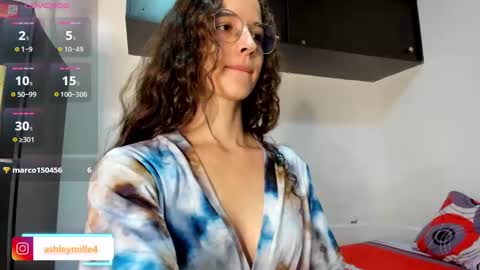 hanasleep online show from September 30, 8:25 pm