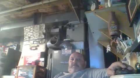 Snapshot of handiemanhere chatting on April 28, 9:09 pm naked man online show from April 28, 9:09 pm