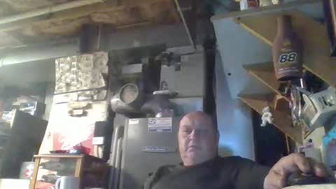 Snapshot of handiemanhere chatting on June 7, 3:43 am naked man online show from June 7, 3:43 am