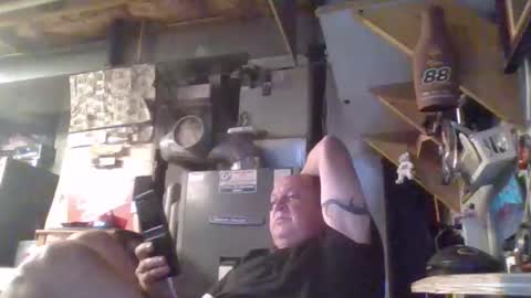 Snapshot of handiemanhere chatting on June 8, 2:01 am naked man online show from June 8, 2:01 am
