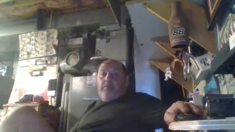 Snapshot of handiemanhere chatting on June 21, 1:41 am naked man online show from June 21, 1:41 am