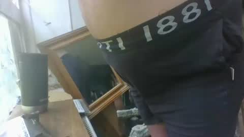 handncocknocum online show from April 26, 1:42 pm