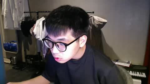 handsome_mannn online show from February 1, 12:42 am