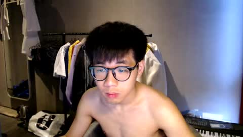 Snapshot of handsome_mannn chatting on July 21, 6:21 pm handsome_mannn online show from July 21, 6:21 pm
