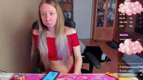 Snapshot of handsome_whale chatting on February 5, 8:19 am Mila online show from February 5, 8:19 am