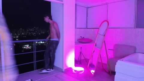 Snapshot of handsomeboys19 chatting on September 10, 2:55 am leonardfarrucknick and otis online show from September 10, 2:55 am