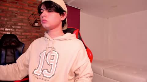 leonardfarrucknick and otis online show from April 7, 12:05 pm