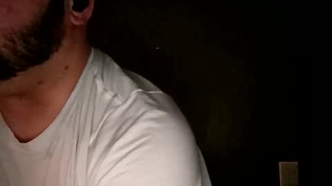 Handsomedaddy198923 online show from April 17, 7:22 am