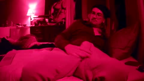 Snapshot of handsomedevil986055 chatting on November 5, 8:25 am handsomedevil986055 online show from November 5, 8:25 am