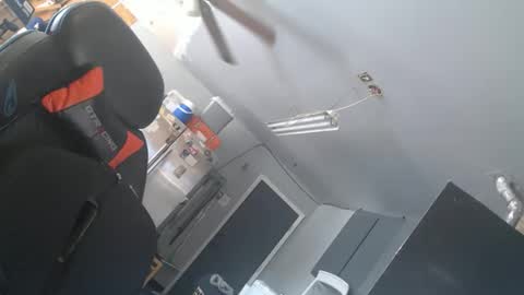 handystud33 online show from April 17, 5:05 pm