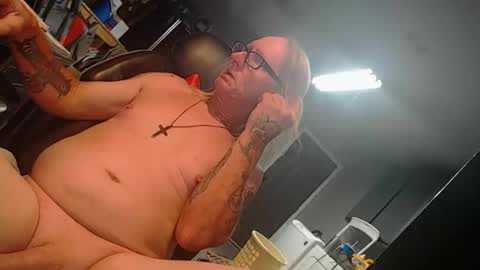 Snapshot of handystud33 chatting on May 26, 7:37 am handystud33 online show from May 26, 7:37 am