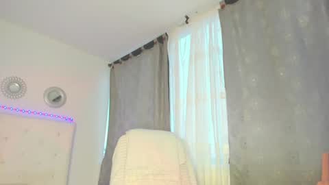 Snapshot of hani_masson chatting on July 1, 11:12 am Hani online show from July 1, 11:12 am