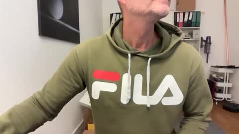 hanky online show from December 4, 8:45 am