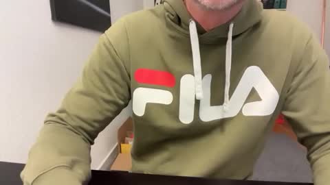 hanky online show from December 5, 7:50 am