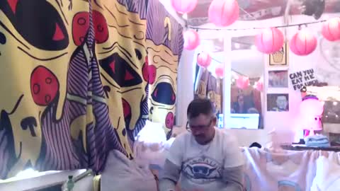 hank rams online show from October 18, 7:14 pm