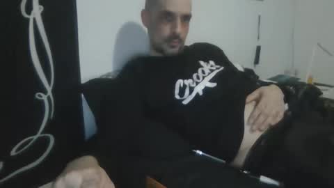 Snapshot of hankskrave chatting on February 16, 10:33 am hankskrave online show from February 16, 10:33 am