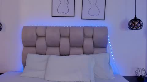 hanna__evans_ online show from December 5, 1:20 pm