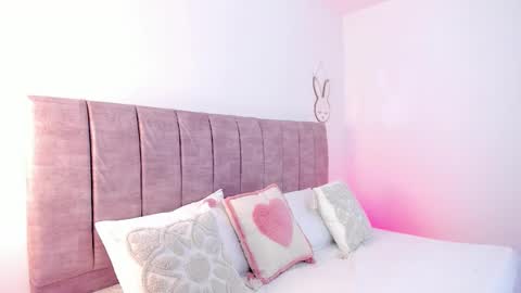 hanna_bunny15 online show from November 19, 9:15 pm