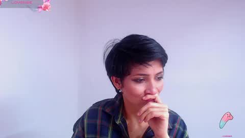 Sara online show from December 15, 6:04 pm