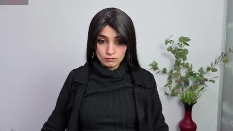 Snapshot of hanna_chloe chatting on June 22, 1:52 pm Sara online show from June 22, 1:52 pm