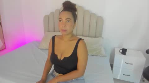 Snapshot of hanna_cupper chatting on March 25, 10:21 am Hanna online show from March 25, 10:21 am