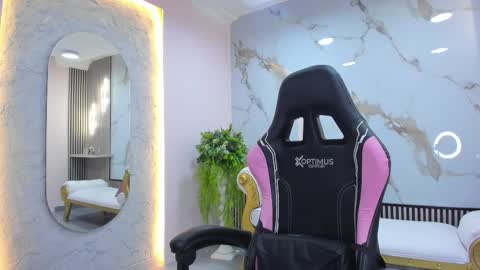 Hanna online show from November 1, 9:06 pm