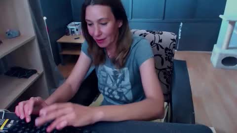 hanna_ha online show from May 21, 10:22 am