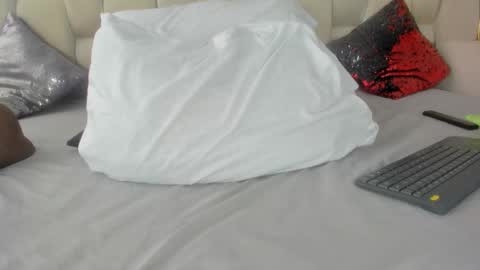 Hanna lens online show from January 7, 6:32 pm