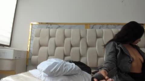 Hanna lens online show from January 11, 3:39 pm