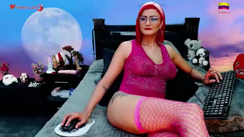 Snapshot of hanna_luna chatting on November 23, 7:30 am Hanna online show from November 23, 7:30 am