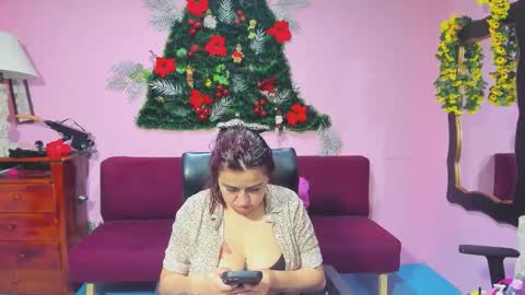 Snapshot of hanna_mature01 chatting on January 10, 1:40 am Hanna online show from January 10, 1:40 am